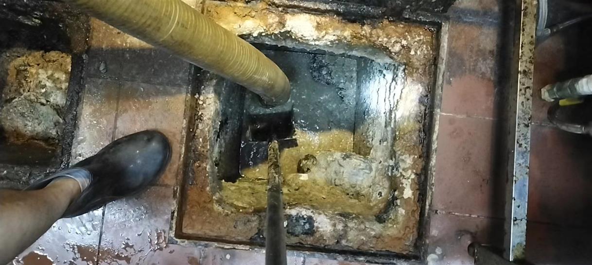 察哈尔右翼后污水池清理一般都有毒气，怎么预防中毒呢？