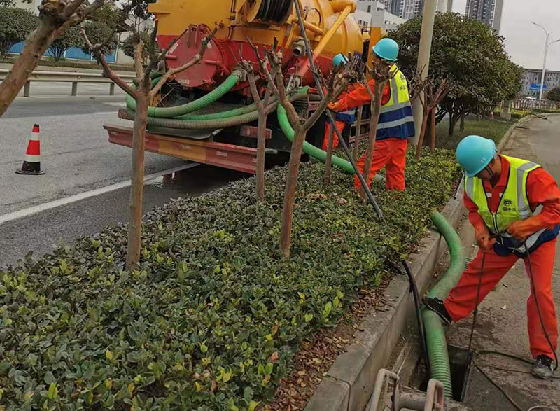 察哈尔右翼后市政管道清淤